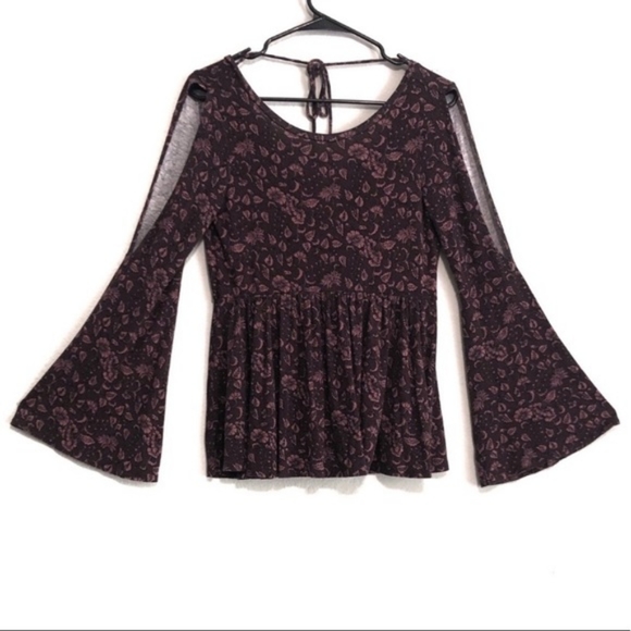American Eagle soft & sexy floral cold shoulder cutout peplum top - Picture 3 of 8